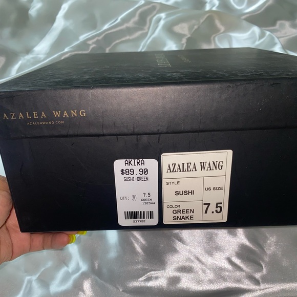 Green snake print 🐍 thigh high boot size 7.5🤍 - Picture 3 of 4